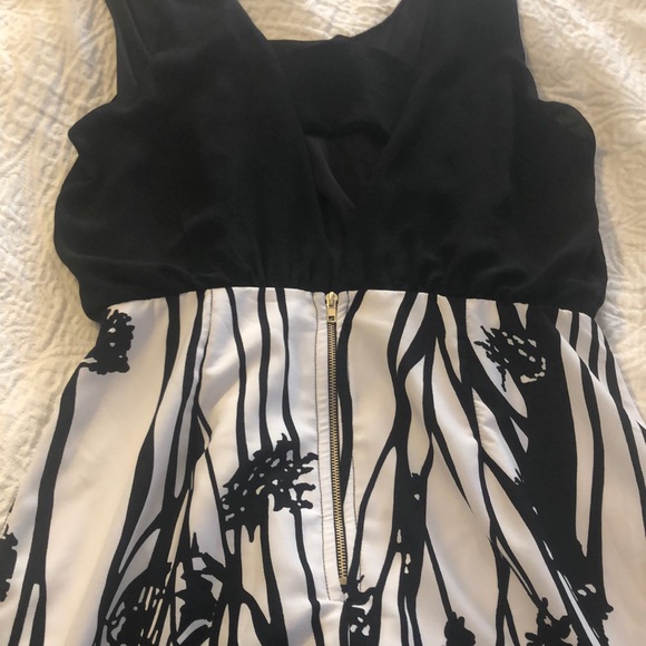 Black and white mini dress - Picture 3 of 3